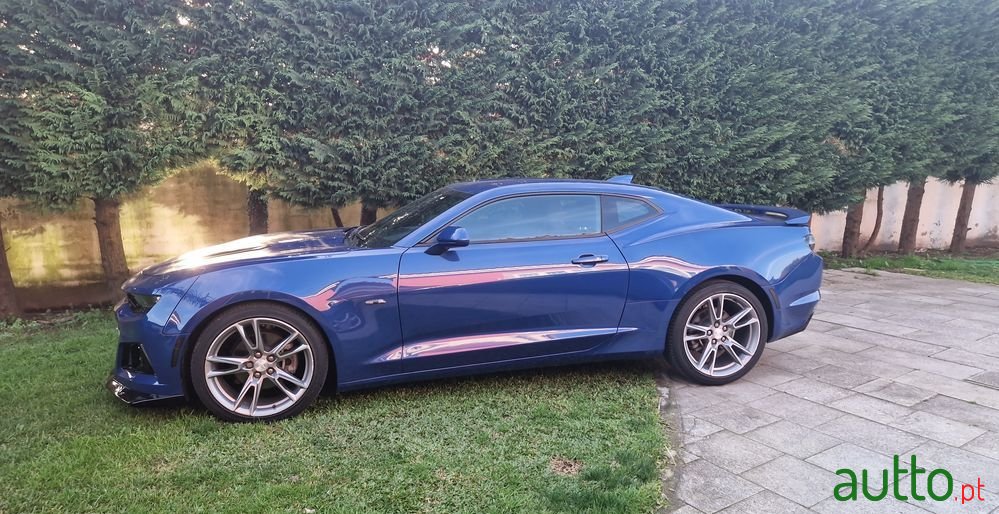 2019' Chevrolet Camaro photo #2