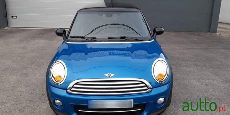 2011' MINI Cooper D photo #6