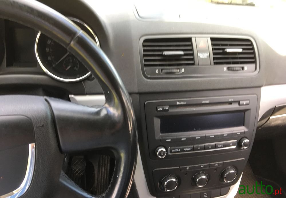 2011' Skoda Yeti photo #3