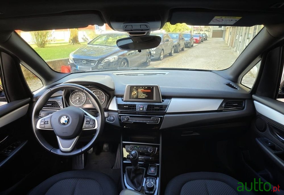 2015' BMW Série 2 D Line Sport photo #5