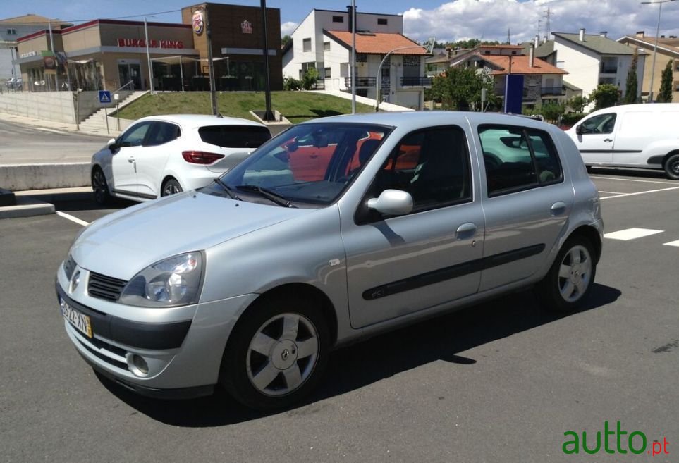 2004' Renault Clio photo #1
