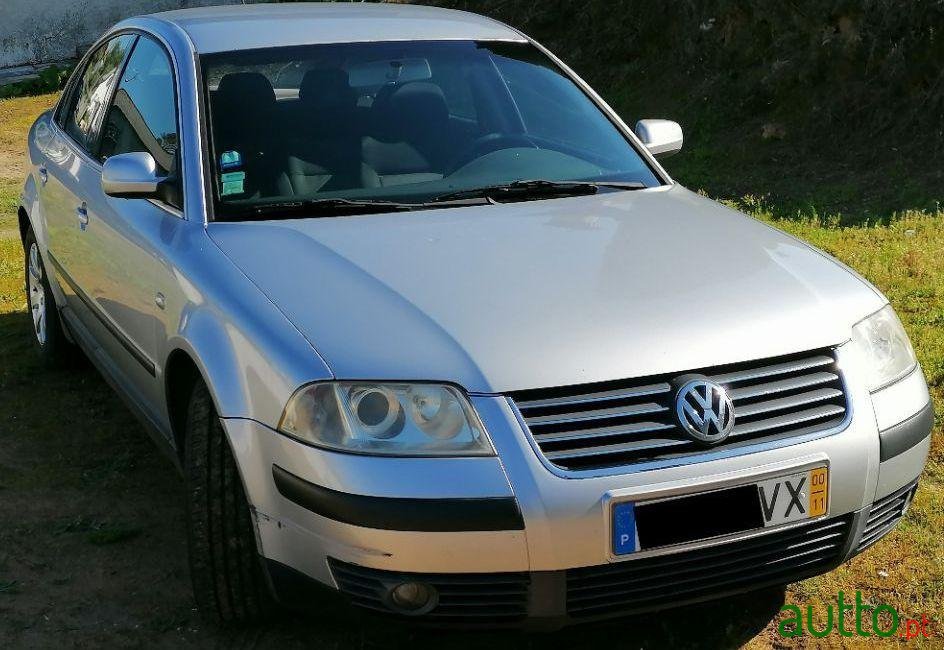 2000' Volkswagen Passat 1.9 Tdi Trendline photo #3