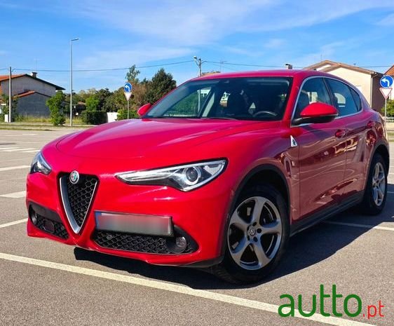 2017' Alfa Romeo Stelvio photo #1