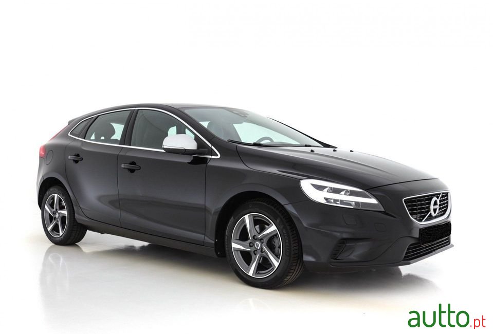 2018' Volvo V40 photo #2