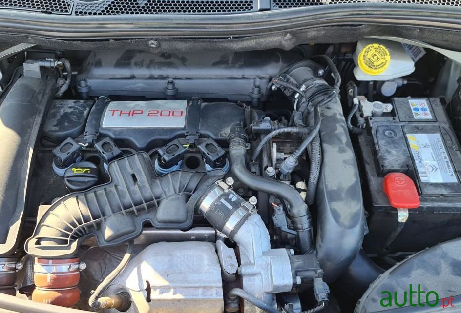 2014' Peugeot 208 photo #3