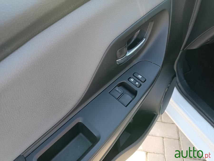 2018' Toyota Yaris 1.5 Hsd Active photo #5