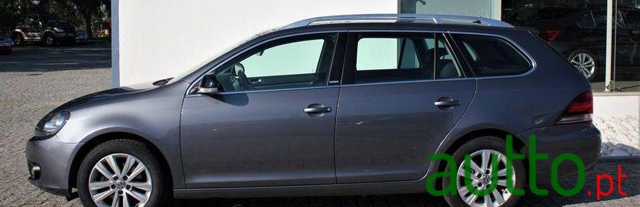 2012' Volkswagen Golf Variant photo #2