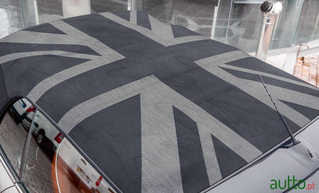 2016' MINI Cabrio photo #4