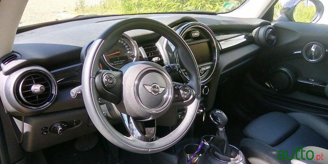 2014' MINI One photo #3