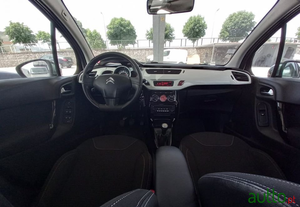 2013' Citroen C3 photo #6