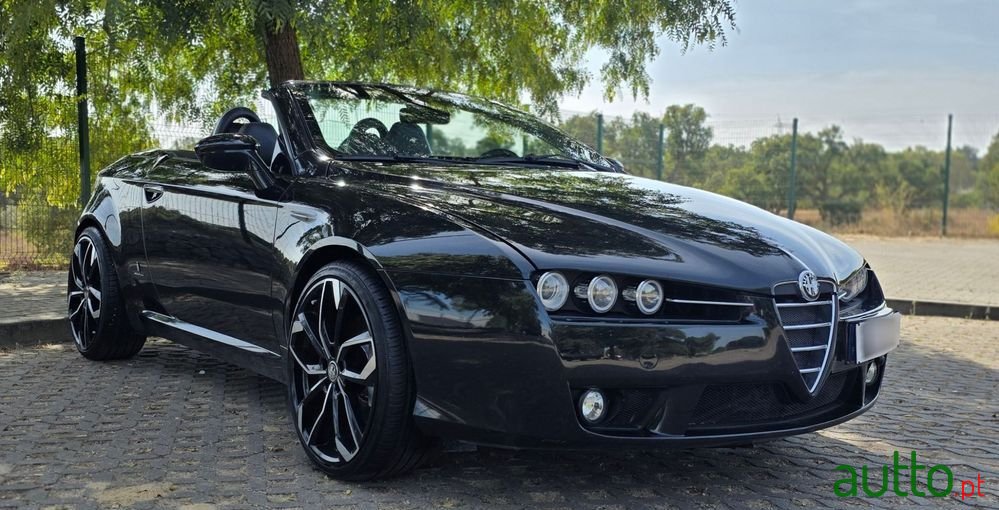 2008' Alfa Romeo Spider 2.4 Jtdm photo #2