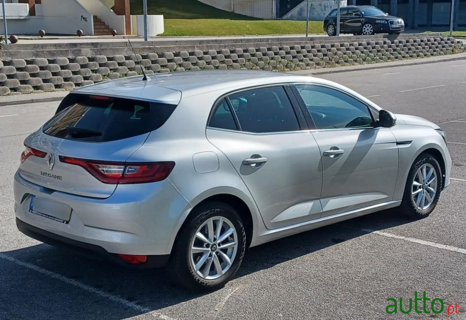 2017' Renault Megane 1.5 Dci Zen photo #3