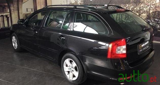 2010' Skoda Octavia Break photo #3