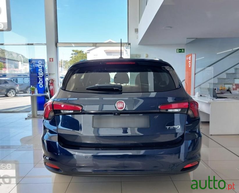 2018' Fiat Tipo Station Wagon photo #4