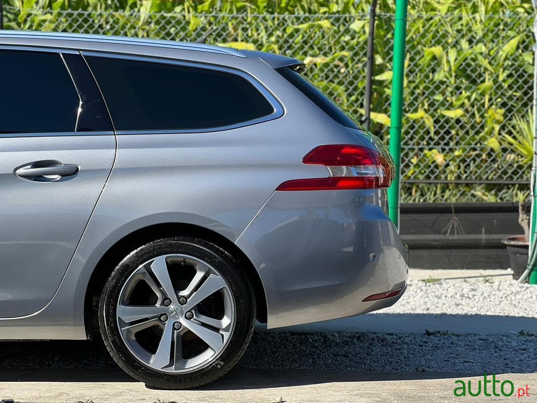 2015' Peugeot 308 Sw photo #3