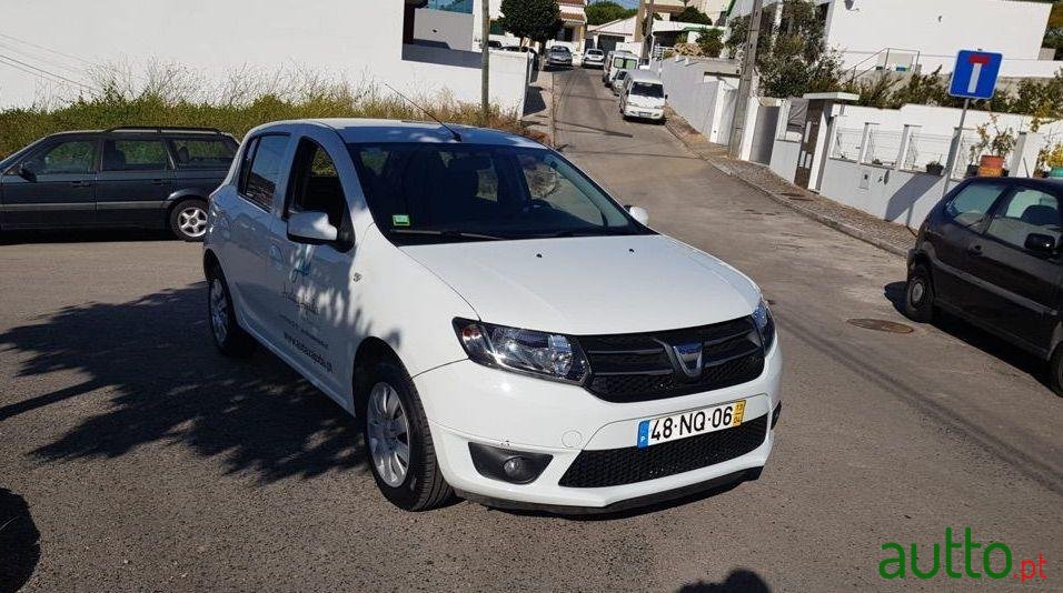 2013' Dacia Sandero photo #1