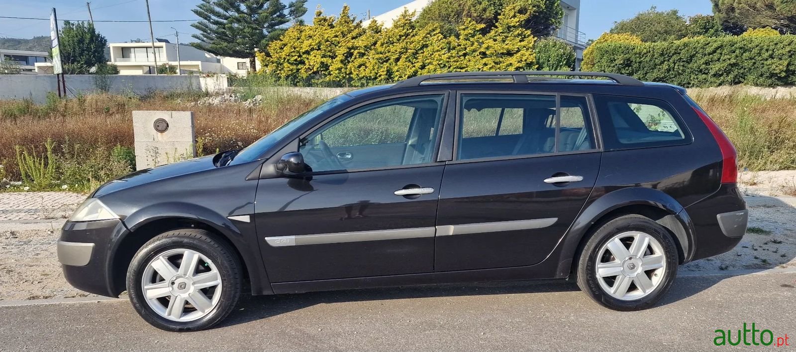 2004' Renault Megane Break photo #2