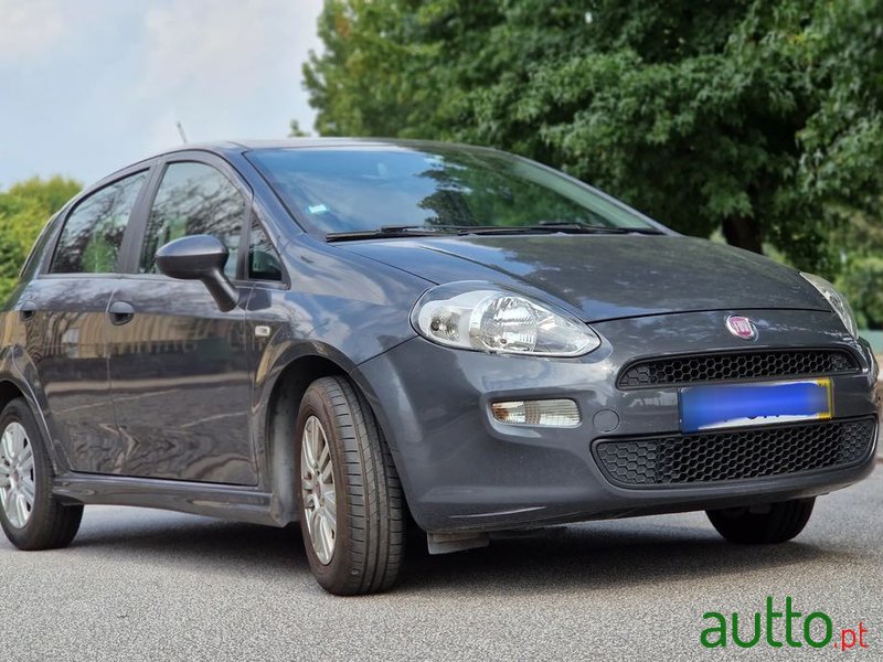 2014' Fiat Punto 1.2 Young S&S photo #2