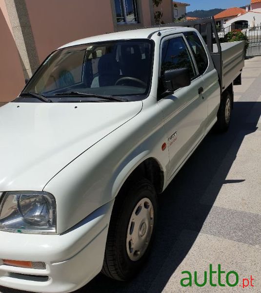 2000' Mitsubishi L200 photo #1