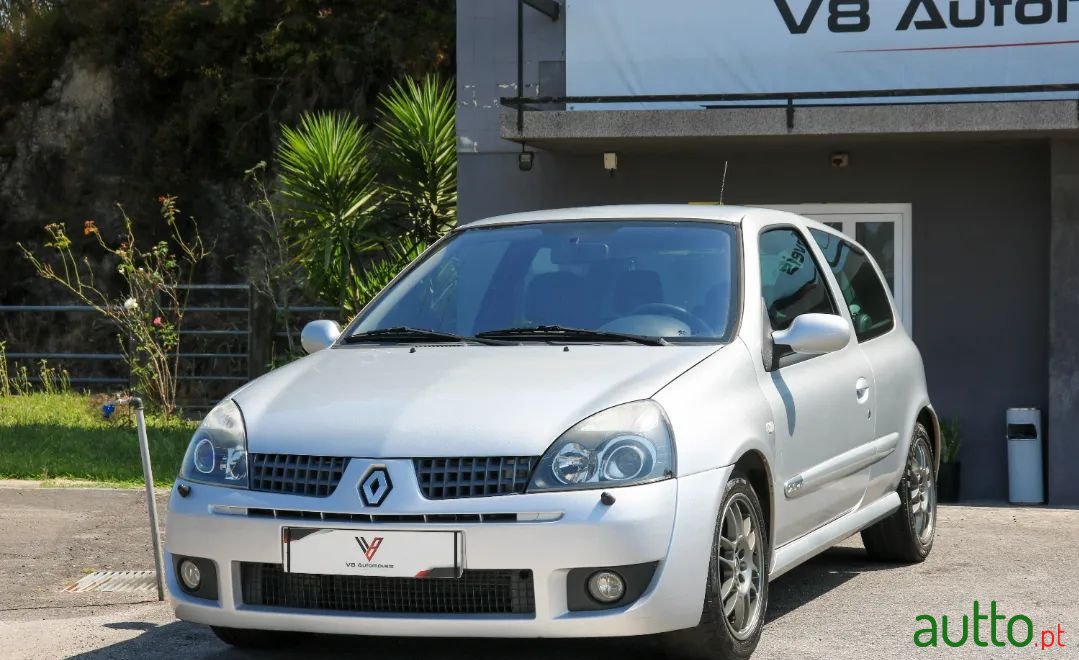 2000' Renault Clio Sport photo #1