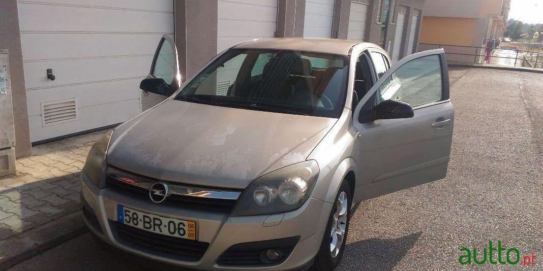 2006' Opel Astra 1.3 Cdti Cosmo photo #2