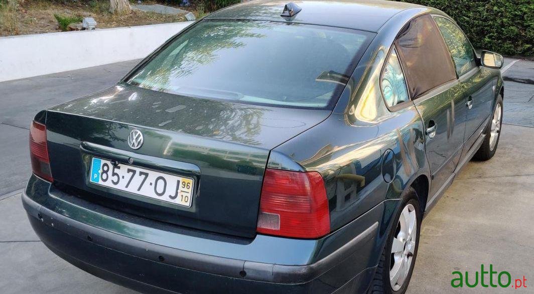 1996' Volkswagen Passat photo #2