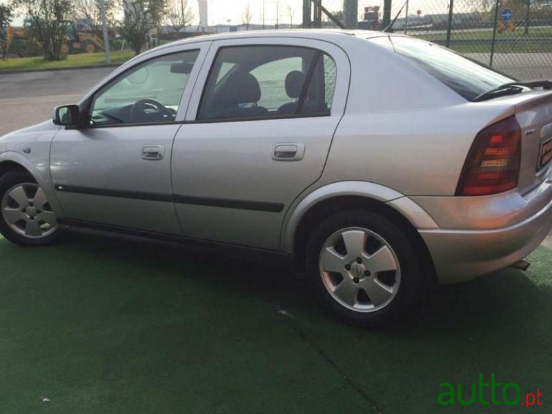 2002' Opel Astra 1.4 Selection photo #2