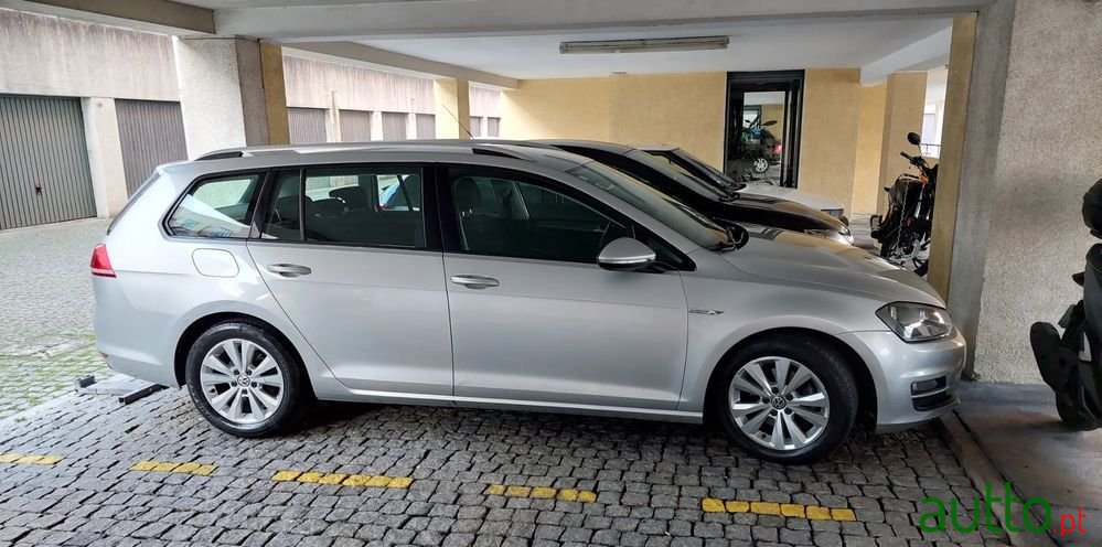 2015' Volkswagen Golf Variant photo #1