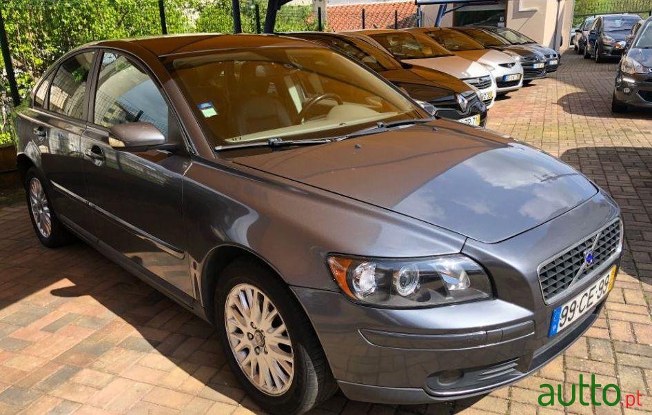 2006' Volvo S40 2.0 D Sport photo #2