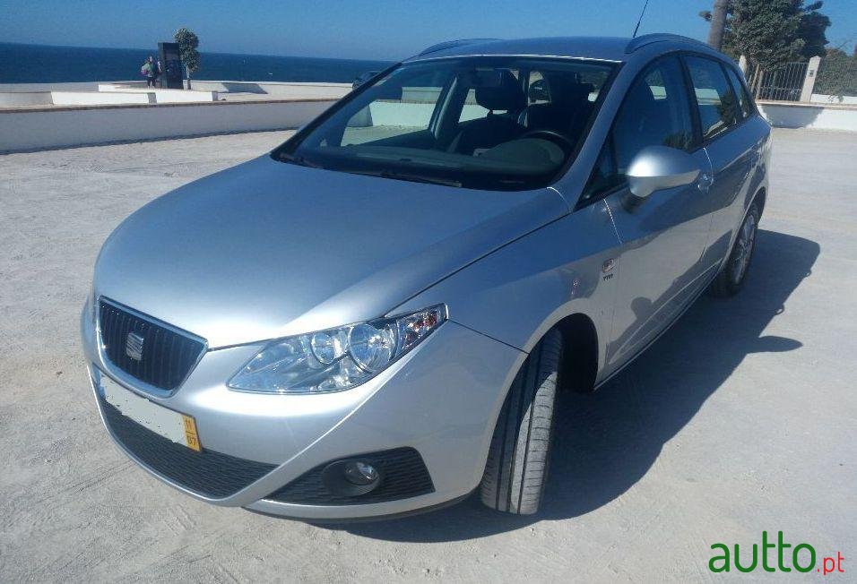 2011' SEAT Ibiza Sport Tourer 1.6 Tdi photo #2