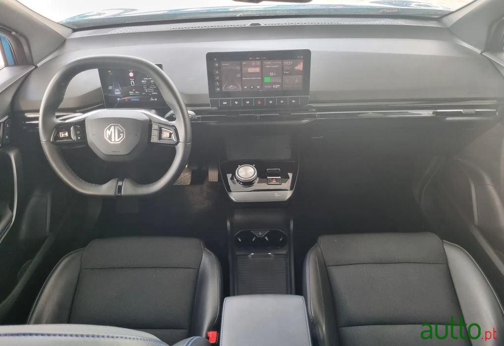 2024' MG MG4 4 Luxury 64 Kwh photo #5