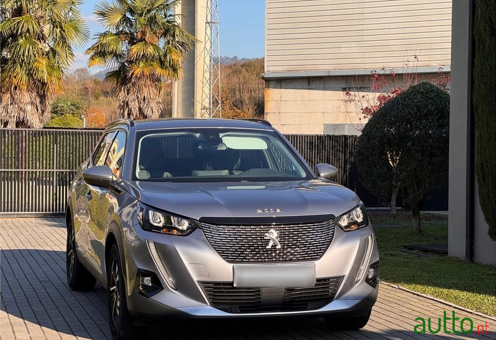 2020' Peugeot 2008 1.5 Bluehdi Allure photo #1