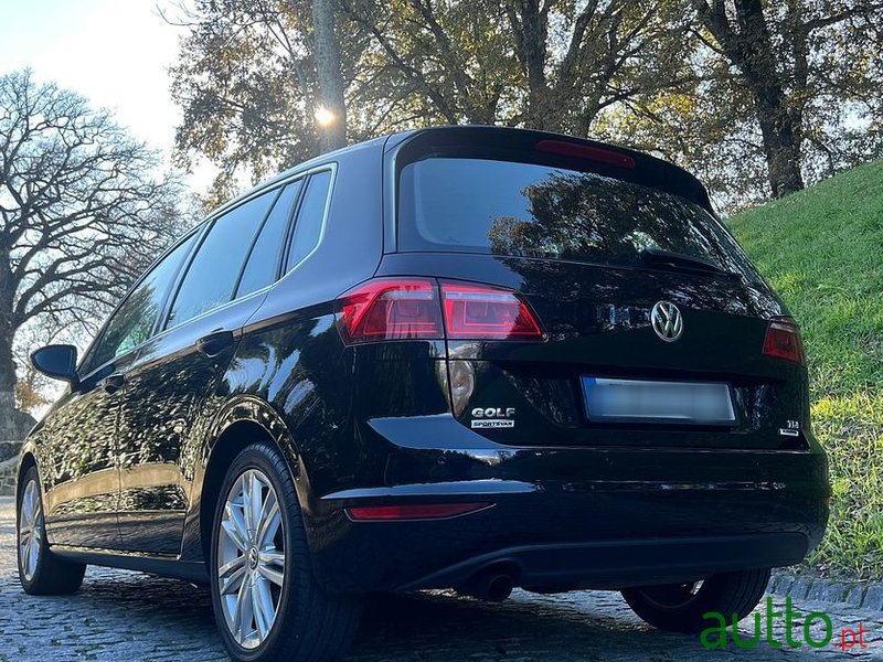 2014' Volkswagen Golf Sportsvan photo #3
