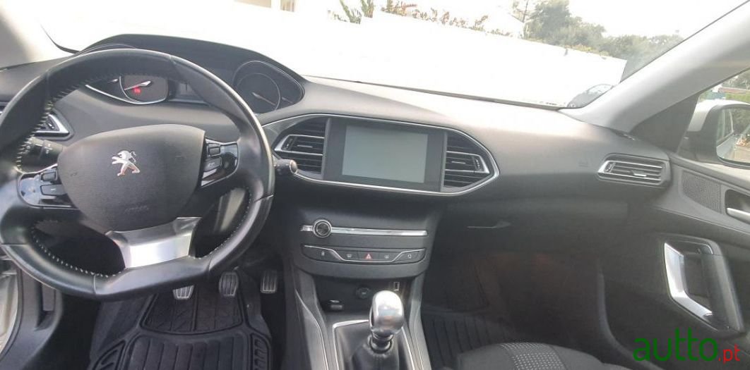 2016' Peugeot 308 photo #4