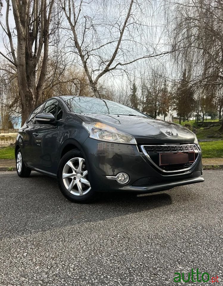 2015' Peugeot 208 1.4 Hdi Active photo #1