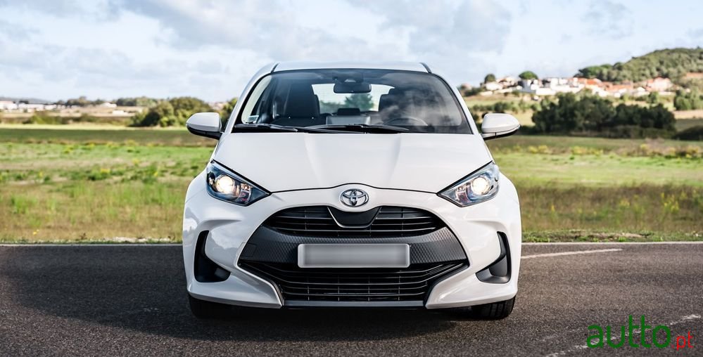 2021' Toyota Yaris photo #5