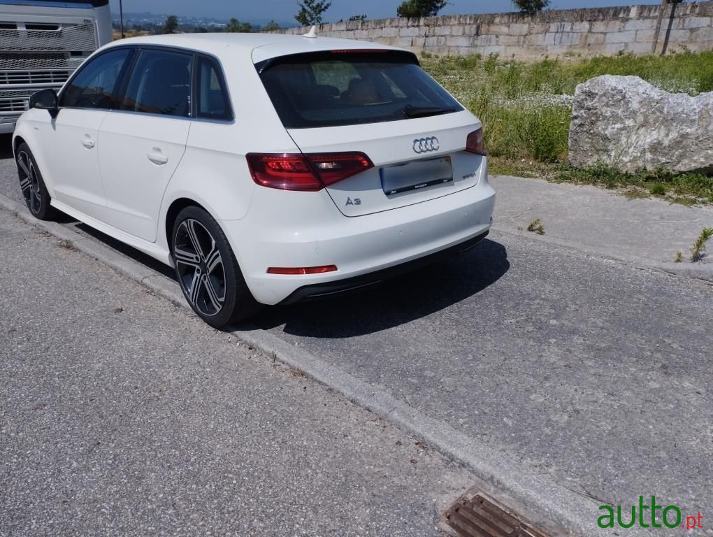 2015' Audi A3 Sportback photo #6