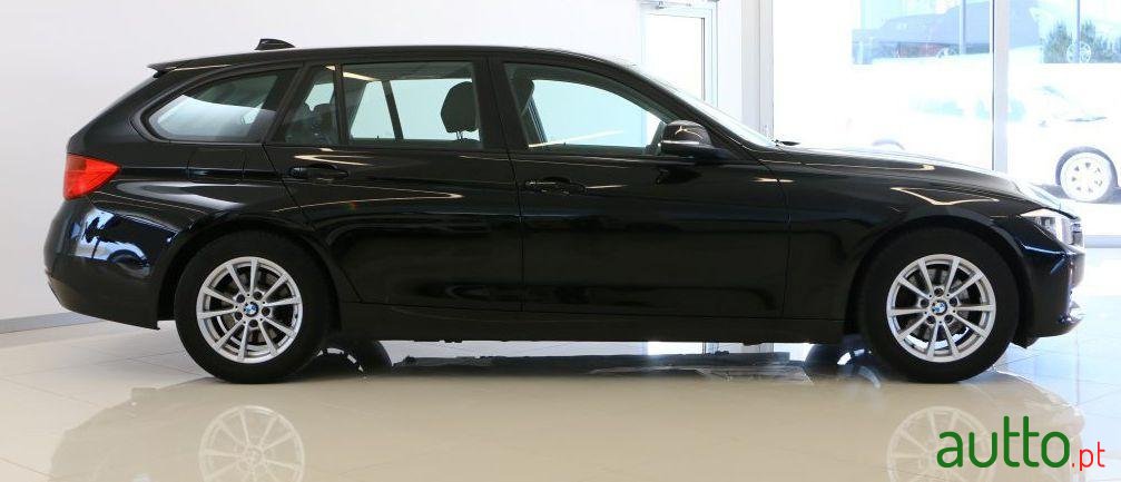 2013' BMW 318 d Touring Navi photo #1