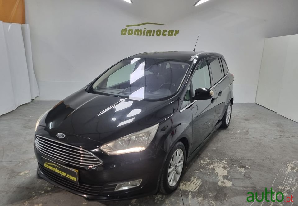 2015' Ford Grand C-MAX photo #1