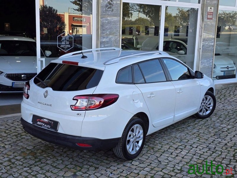 2016' Renault Megane Sport Tourer photo #4