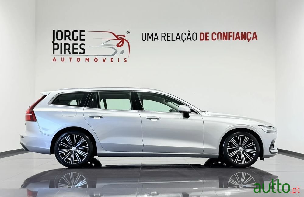 2021' Volvo V60 photo #3