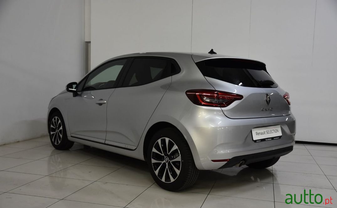 2022' Renault Clio photo #4