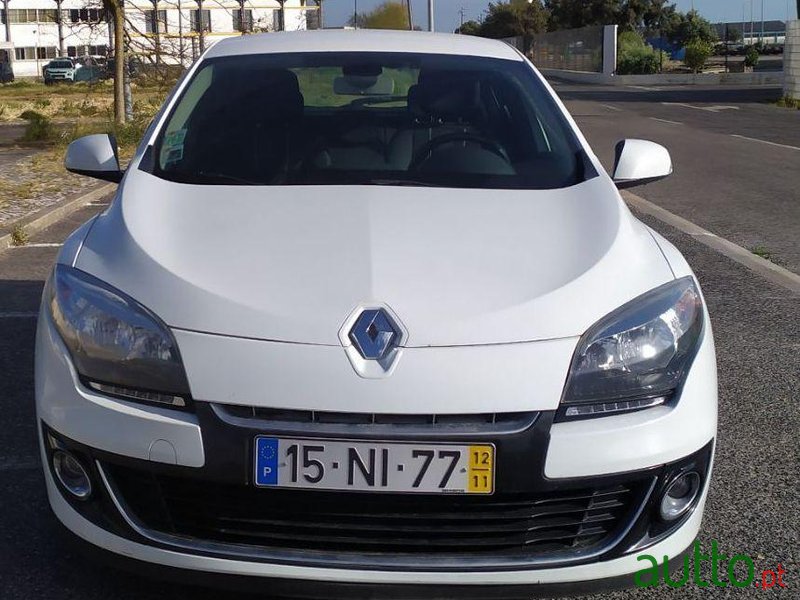 2012' Renault Megane photo #2