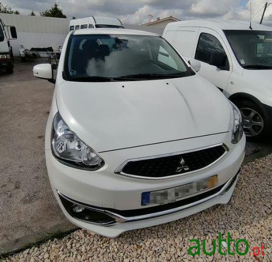 2018' Mitsubishi Space Star photo #2