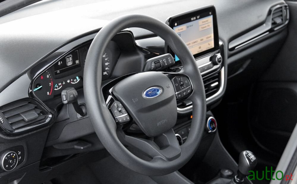 2021' Ford Fiesta photo #6