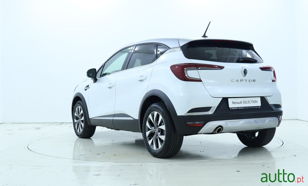 2020' Renault Captur photo #5