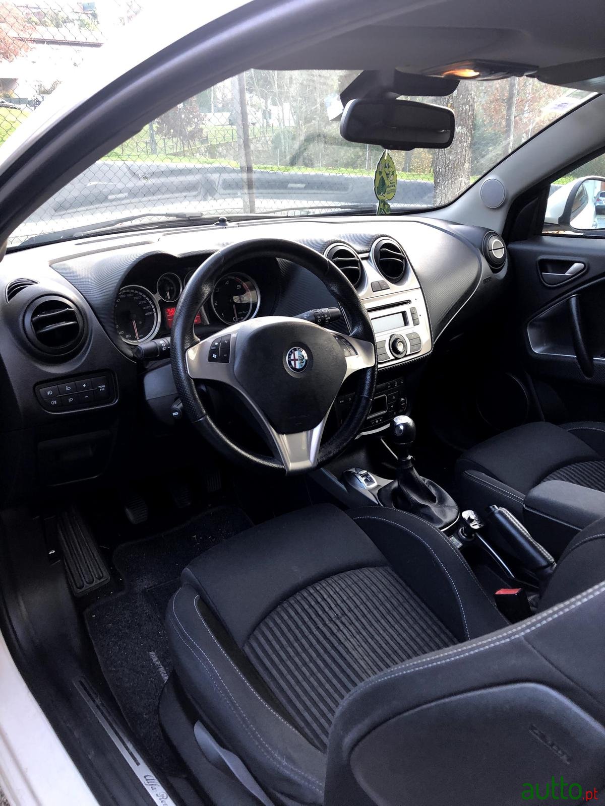 2010' Alfa Romeo MiTo photo #3