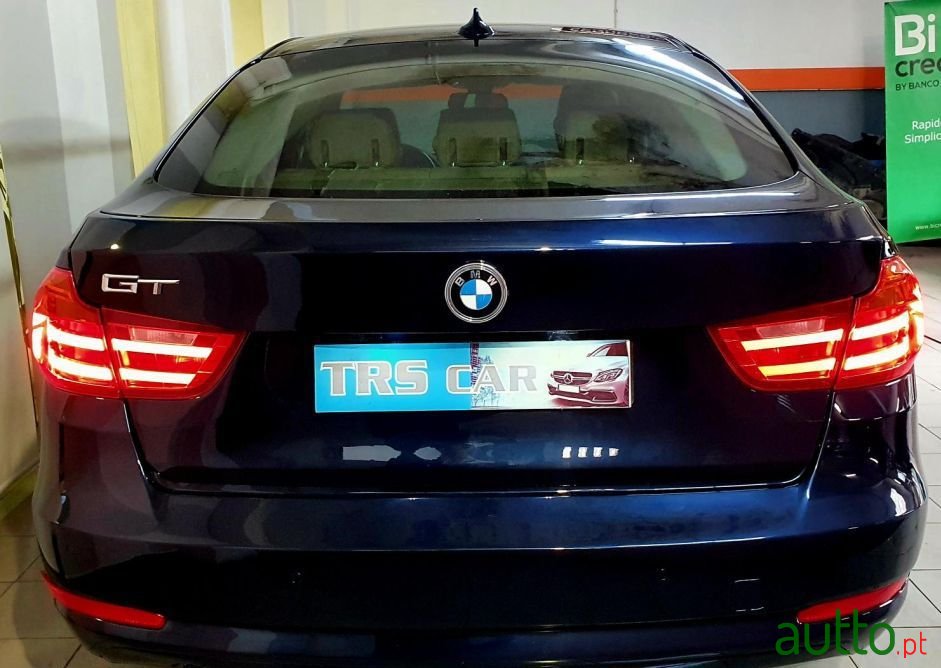 2015' BMW 318 Gran Turismo photo #6