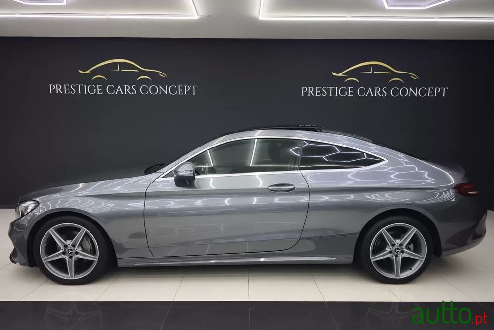 2018' Mercedes-Benz Classe C photo #4