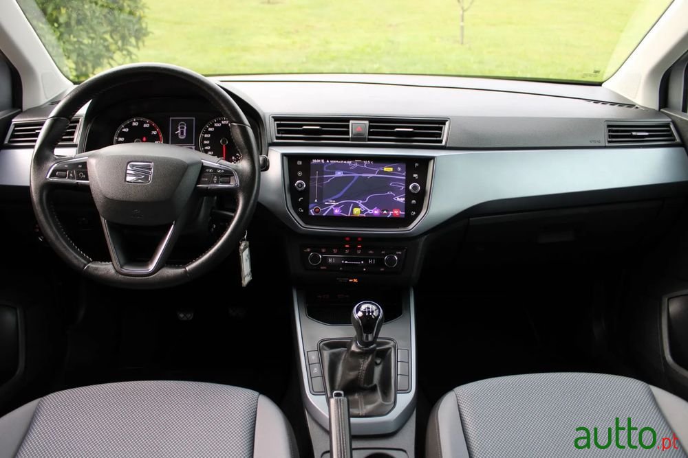 2021' SEAT Arona 1.0 Tsi Style photo #3